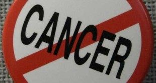Bộ Y tế cho biết mỗi năm nước ta có khoảng 150.000 người mới mắc bệnh ung thư và trên 75.000 trường hợp tử vong do ung thư, mỗi ngày Việt Nam có 205 người chết vì ung thư. (Cảnh tại bệnh viện Ung bứu TP. HCM/ Ảnh: vnexpress.net)